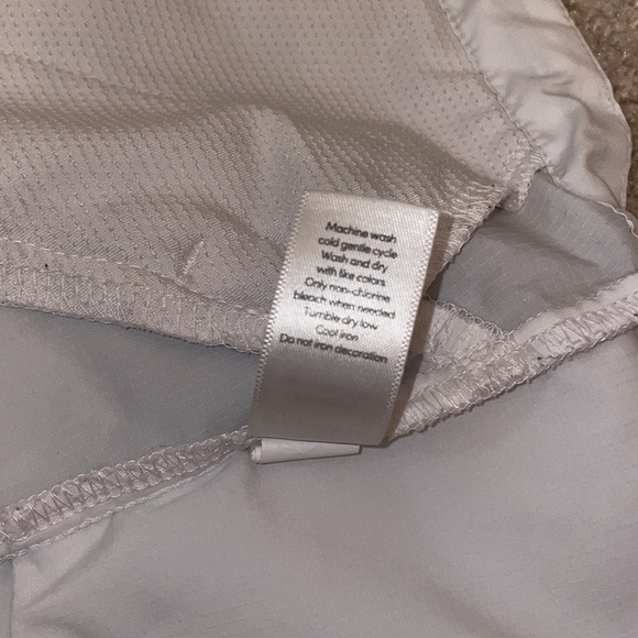 ATHLETA white hooded windbreaker jacket in women’s XXS - Picture 13 of 15